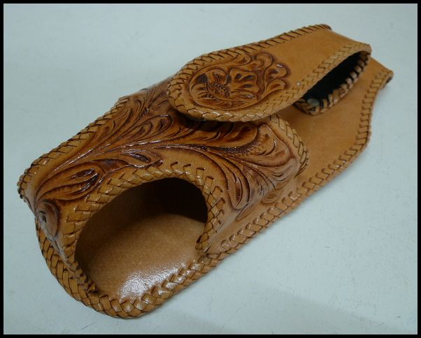 画像: 牛革カービングウォレットホルダー　ヌメ