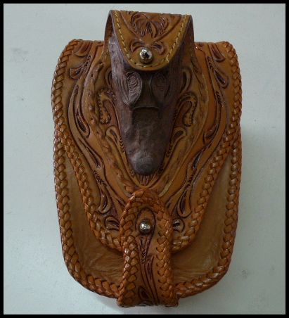 画像1: 牛革カービングクロコダイル頭付き　メディスンバッグ　