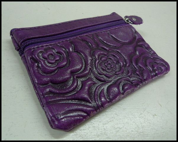 画像: 牛革花柄型押しコインケース パープル