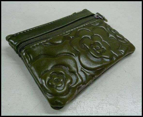 画像: 牛革花柄型押しコインケース ダークグリーン
