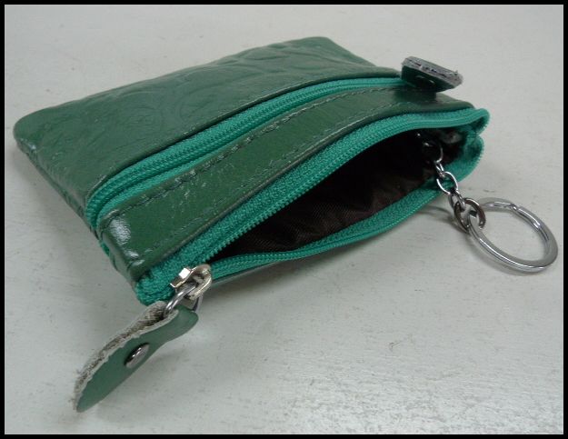 画像: 牛革花柄型押しコインケース ライトブルー