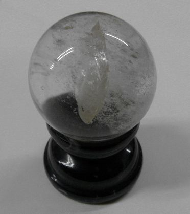 画像: 天然石水晶丸玉40mm置物 大理石台座付