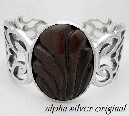 画像: 【alpha silver】サイドスコーピオン天然石彫りレッドタイガーアイバングル