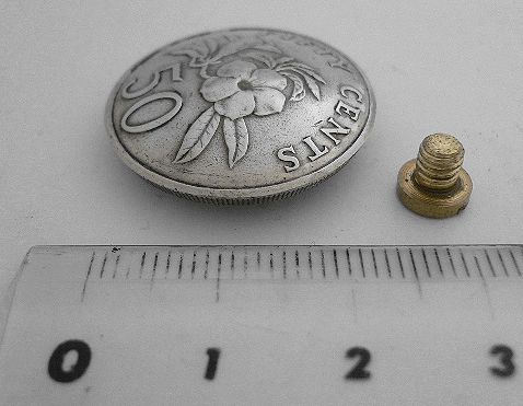 画像: シンガポール５０セント　コインコンチョ　直径25mm