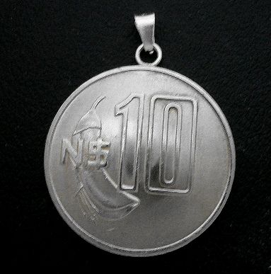 画像: ウルグアイ１０ペソ　コインペンダント　28mm