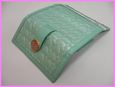 画像: AGISラインストーン入りハートキルティング　ロング財布　ライトグリーン